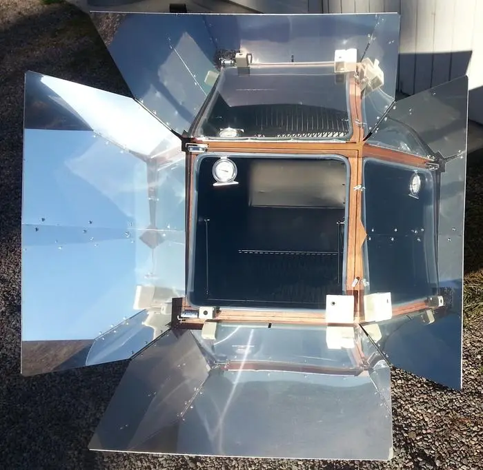 image of a solar oven